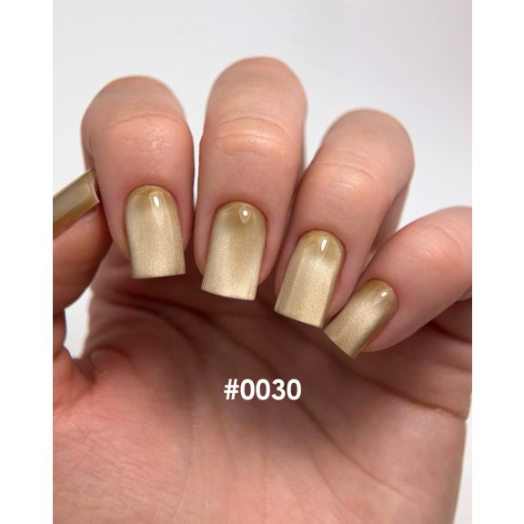 "DNKa" COLOR GEL POLISH, #0030 Silk Cat’s Eye