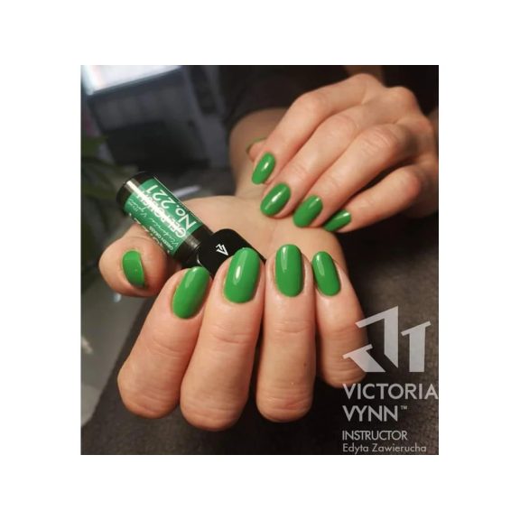 Victoria Vynn - Gel Polish - 221 Green Grass 8ml